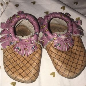 FRESHLY PICKED ice cream Mocs size 3